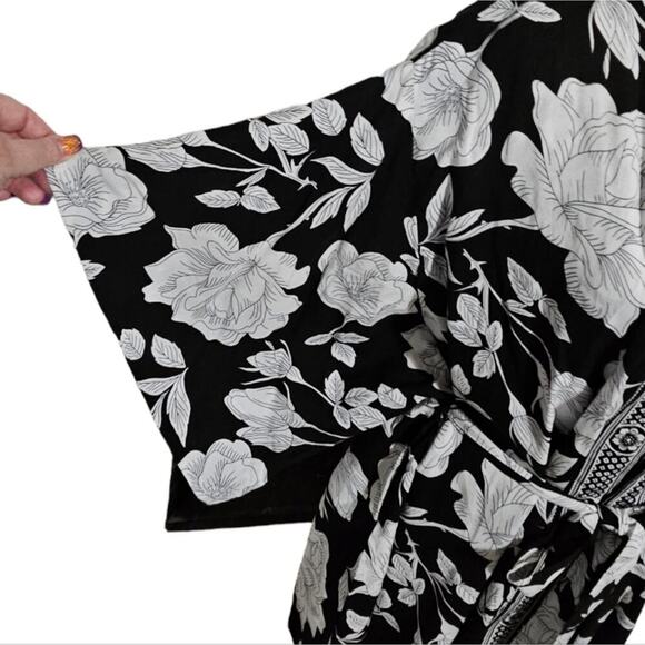 Cynthia Rowley Floral Kimono Duster Black White Flowers Cover Up Plus Size 2X - Picture 4 of 10